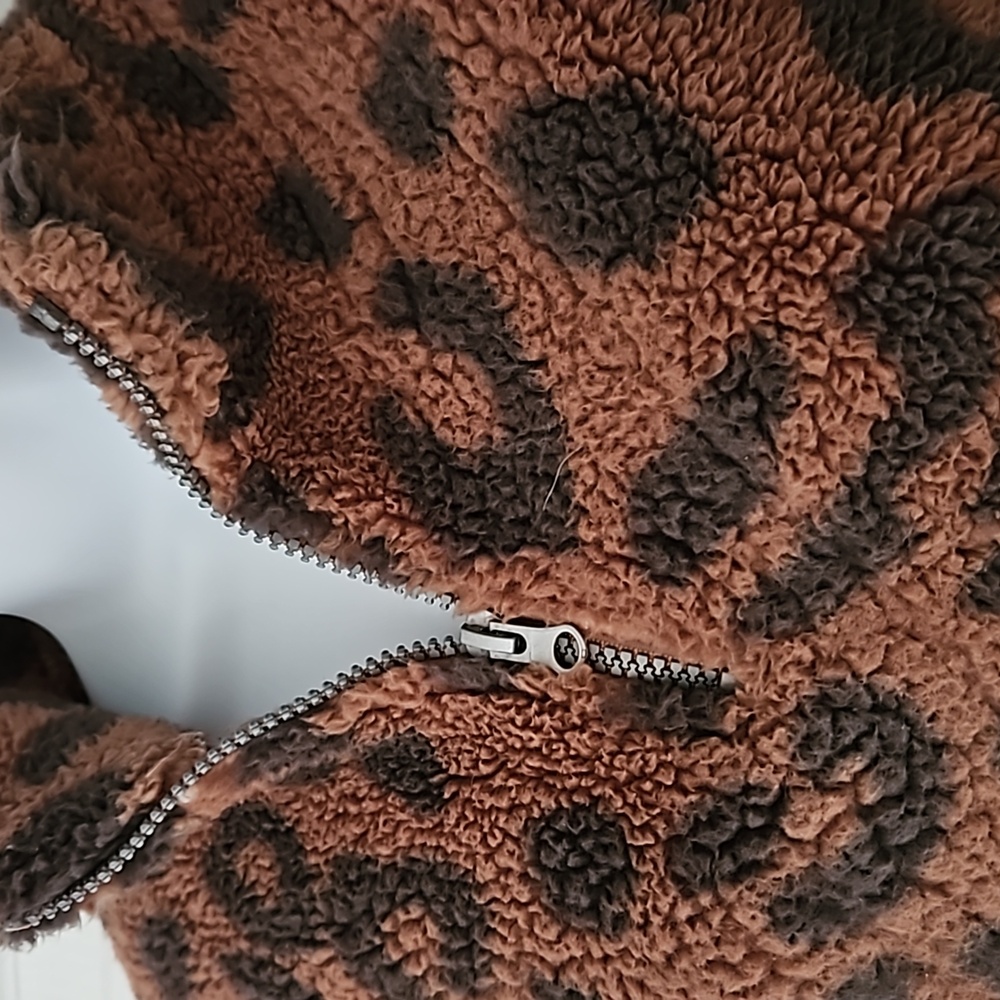 Grayson Threads, Medium - image 2